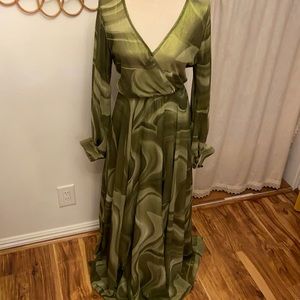 Gorgeous 70’s inspired dress